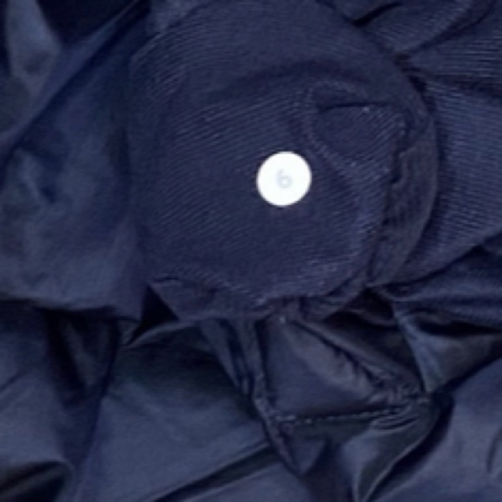 LULULEMON ❤️❤️ REVERSIBLE PUFFER VEST - Picture 7 of 7
